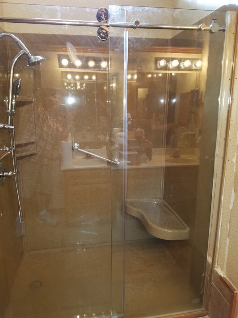 austin's onyx showers